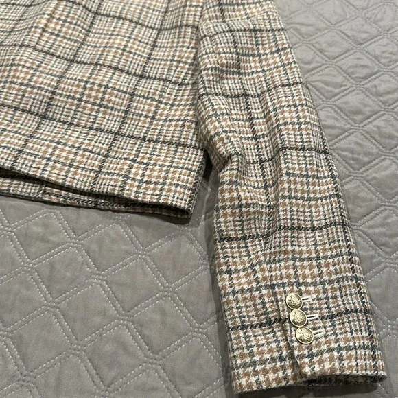J.Crew Louisa lady jacket in plaid English wool. - Picture 8 of 12
